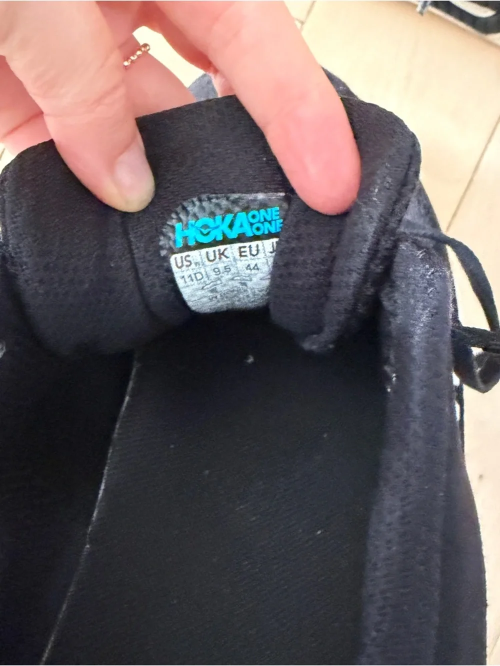 Men’s Hoka Bondi 9 Black and White - Picture 5 of 6